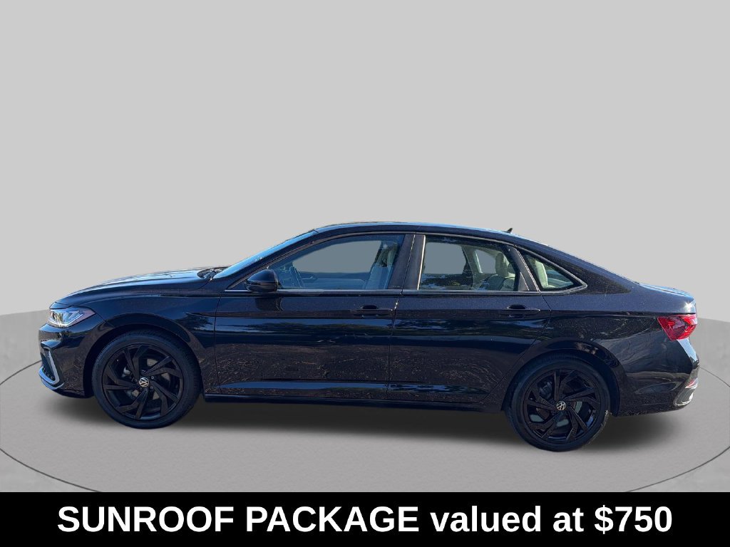 Used 2025 Volkswagen Jetta SE w/ Sunroof Package FWD image 2