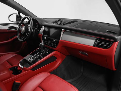 Certified 2024 Porsche Macan Turbo AWD/4WD image 25