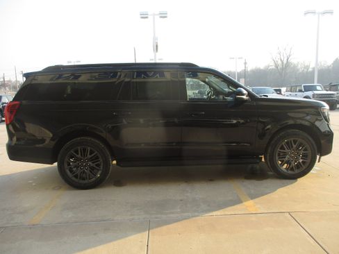 New 2026 Ford Expedition Max Platinum w/ Stealth Appearance Package image 11