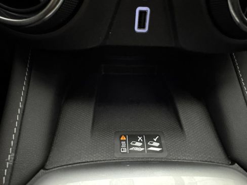 Used 2025 Chevrolet Blazer LT w/ Convenience Package FWD image 34