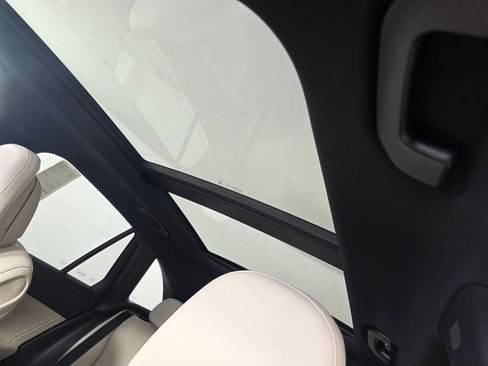 New 2027 Mercedes-Benz GLC 300 image 9