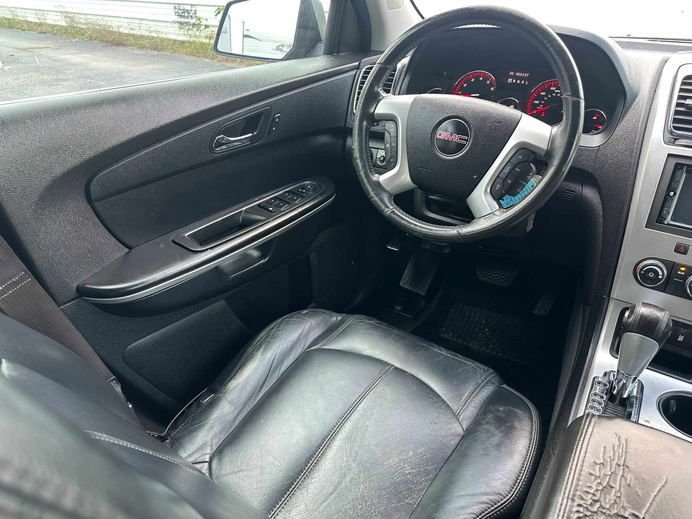 Used 2012 GMC Acadia SLE w/ LPO, 'HIT The Road' Package FWD image 17