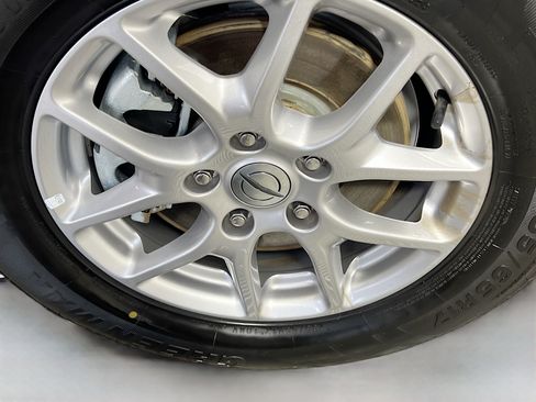 Used 2024 Chrysler Pacifica Touring-L FWD image 13