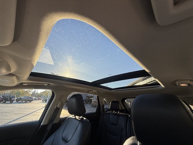 Used 2021 Ford Edge Titanium w/ Equipment Group 301A AWD/4WD image 24