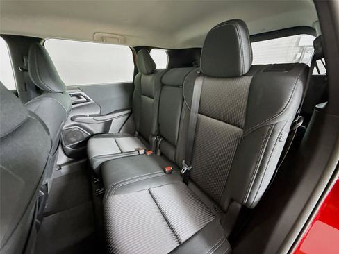 New 2026 Mitsubishi Outlander ES FWD image 15