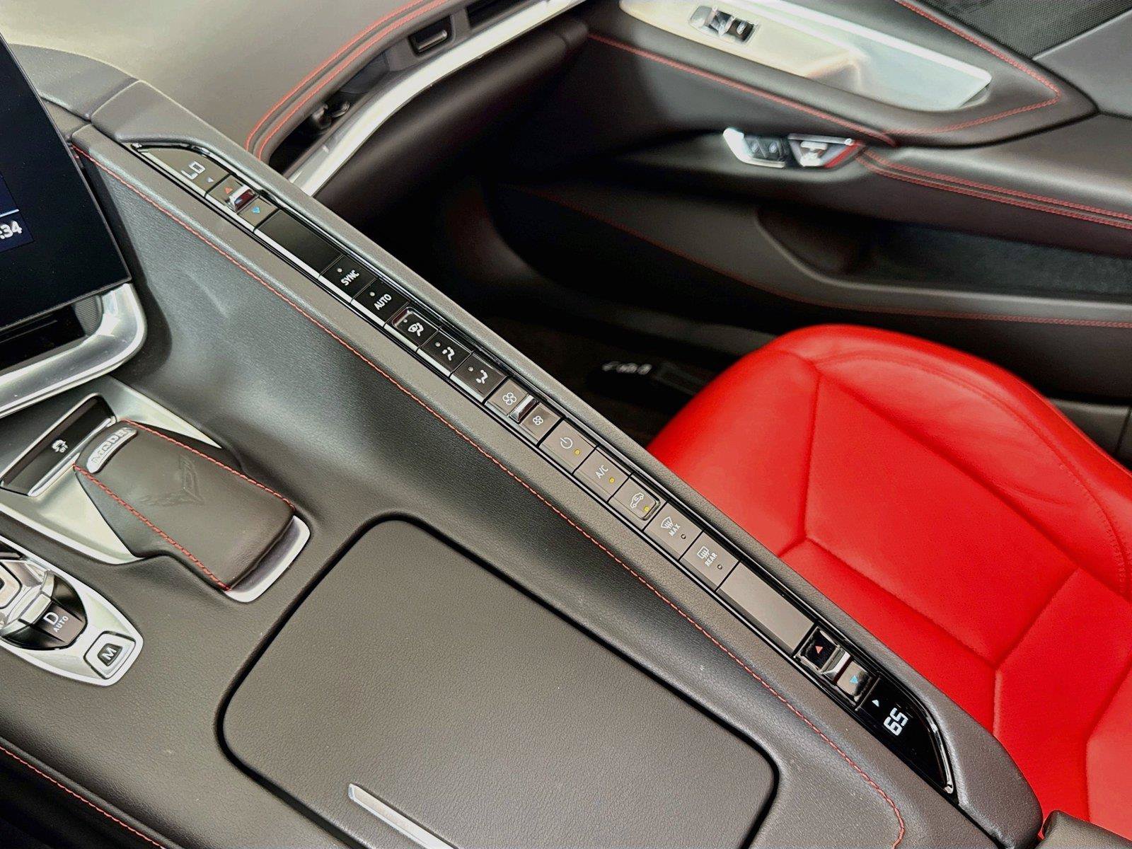 Used 2020 Chevrolet Corvette Stingray Coupe w/ 1LT RWD image 21