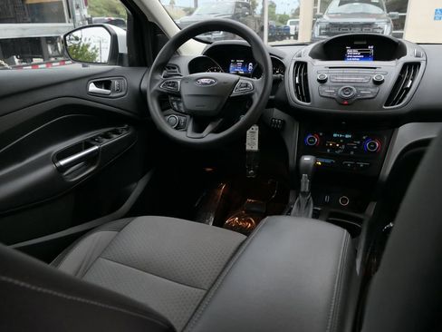 Used 2017 Ford Escape SE image 27