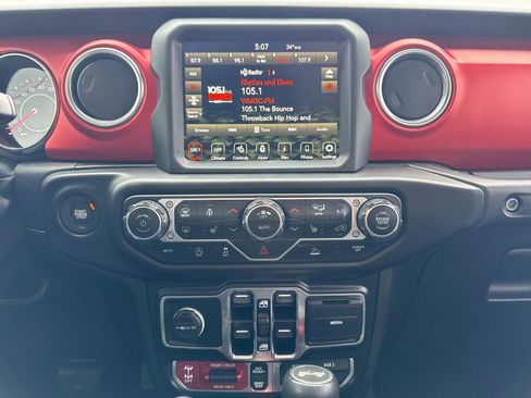 Used 2021 Jeep Wrangler Unlimited Rubicon w/ Uconnect 4C Nav & Sound Group AWD/4WD image 32