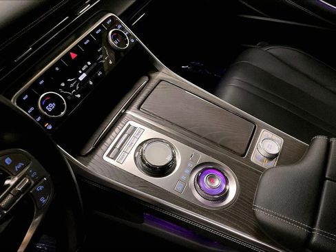 Used 2024 Genesis GV80 2.5T image 16