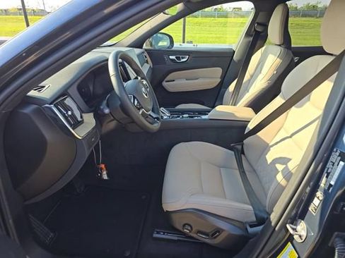 Used 2026 Volvo XC60 B5 Plus AWD/4WD image 6
