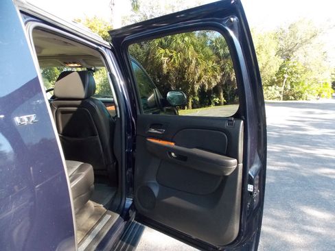 Used 2008 Chevrolet Suburban LTZ w/ LTZ Preferred Equipment Group image 28