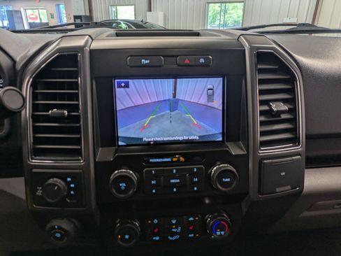 Used 2019 Ford F150 XLT w/ Equipment Group 302A Luxury AWD/4WD image 21