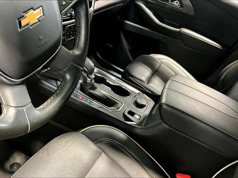 Used 2023 Chevrolet Traverse Premier FWD image 18