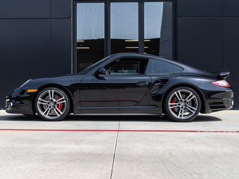 Used 2013 Porsche 911 Turbo AWD/4WD image 2