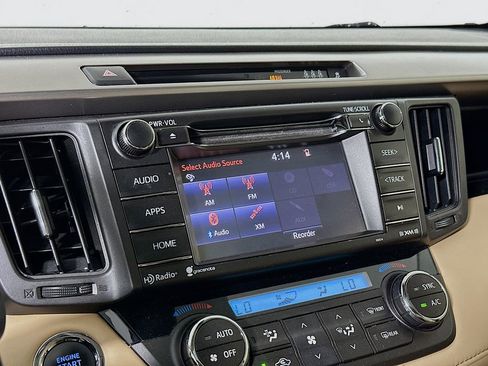 Used 2018 Toyota RAV4 XLE FWD image 13
