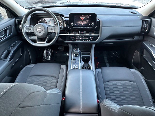 Certified 2025 Nissan Pathfinder SV AWD/4WD image 28