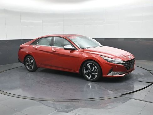 Used 2022 Hyundai Elantra Limited image 4