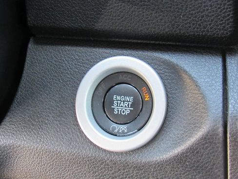 Used 2018 RAM 1500 Laramie w/ Convenience Group image 19