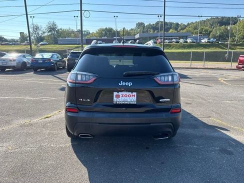 Used 2019 Jeep Cherokee Latitude w/ Cold Weather Group AWD/4WD image 7