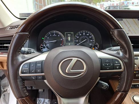 Used 2016 Lexus ES 350 w/ Navigation System Package FWD image 20