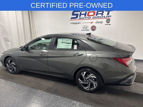 Used 2025 Hyundai Elantra SEL image 10