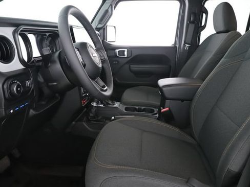 Used 2025 Jeep Wrangler Unlimited Sport S 4xe AWD/4WD image 16