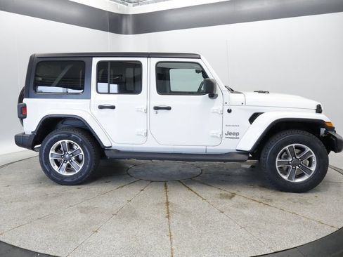 Used 2021 Jeep Wrangler Unlimited Sahara AWD/4WD image 6