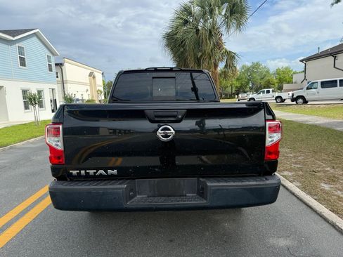 Used 2019 Nissan Titan S image 8