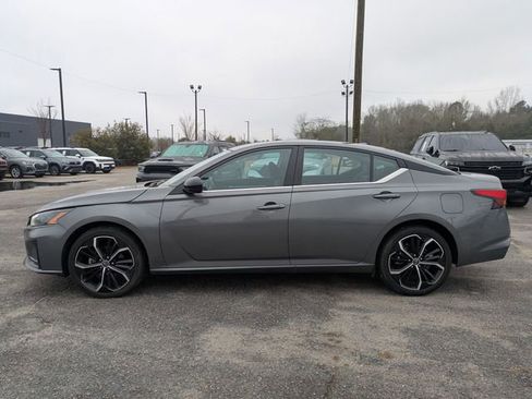 Used 2025 Nissan Altima 2.5 SR image 6