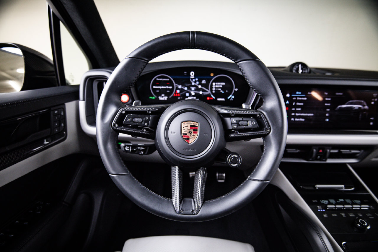 Certified 2026 Porsche Cayenne GTS AWD/4WD image 26