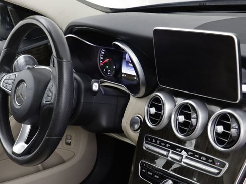 Used 2018 Mercedes-Benz C 300 4MATIC Sedan image 21