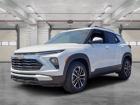 New 2026 Chevrolet TrailBlazer LT w/ Convenience Package FWD image 8
