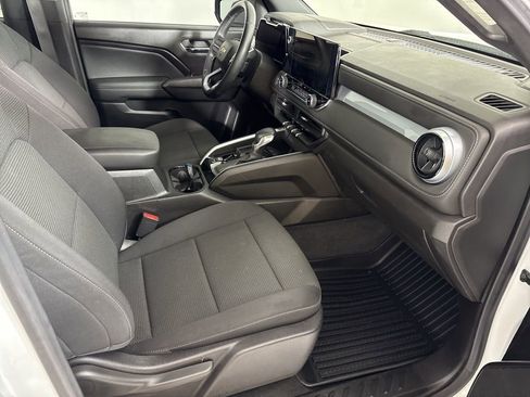 Used 2024 Chevrolet Colorado LT RWD image 21