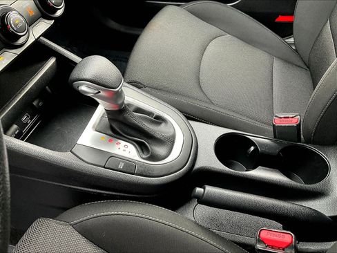 Used 2024 Kia Forte LXS FWD image 17