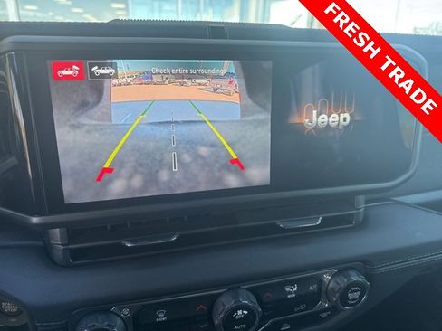 Used 2024 Jeep Wrangler Unlimited Rubicon w/ Technology Group image 8