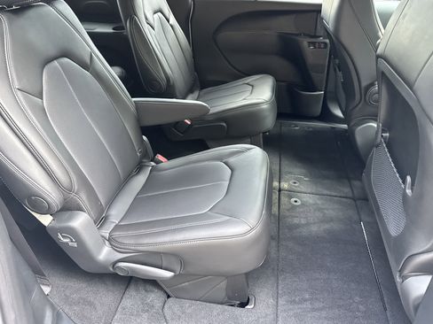 New 2025 Chrysler Voyager LX image 21