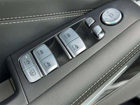 Certified 2023 BMW X7 xDrive40i w/ M Sport Package image 23