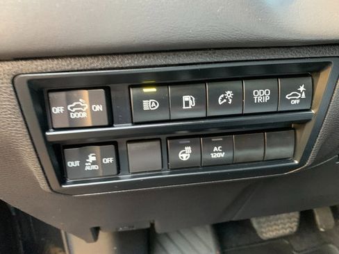 Used 2024 Toyota Tundra Platinum AWD/4WD image 26