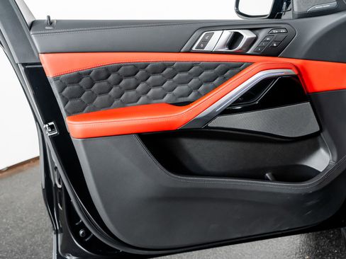 Used 2025 BMW X6 M Competition image 50