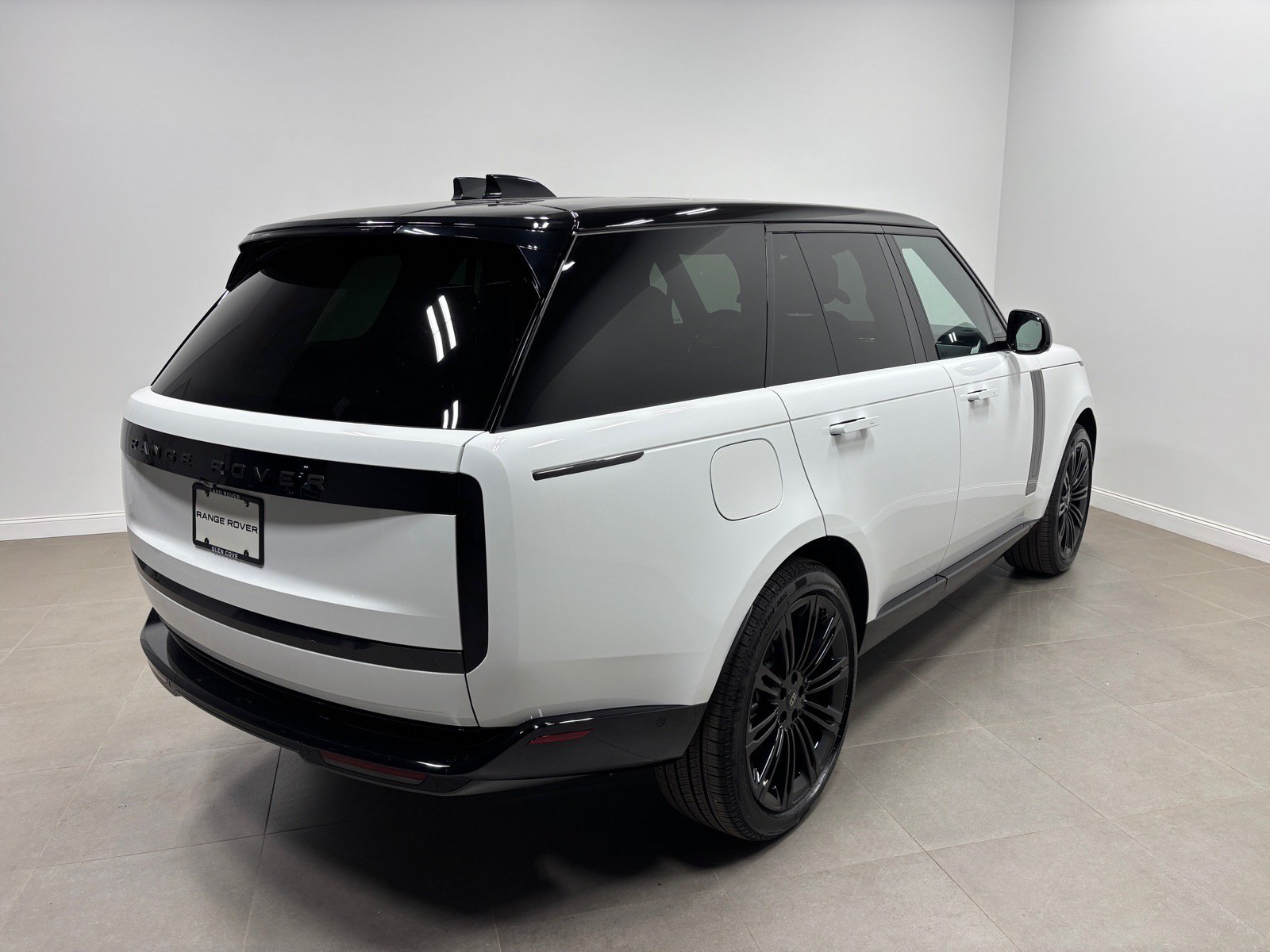 Used 2026 Land Rover Range Rover SE AWD/4WD image 6