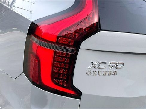 Certified 2025 Volvo XC90 B6 Plus image 41