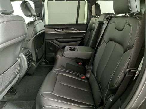 New 2025 Jeep Grand Cherokee Limited w/ Luxury Tech Group II image 30