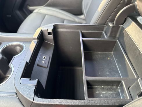 Used 2022 Chevrolet Tahoe Z71 w/ Luxury Package image 30