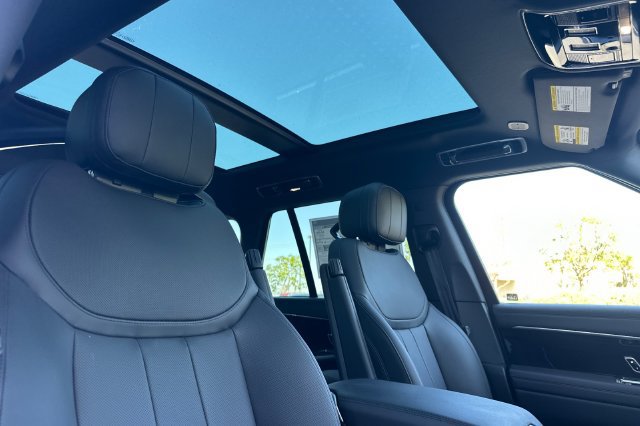 New 2027 Land Rover Range Rover SE AWD/4WD image 16