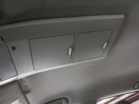 Used 2010 Toyota Tundra 4x4 CrewMax image 32