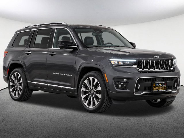 Used 2023 Jeep Grand Cherokee Overland AWD/4WD image 2