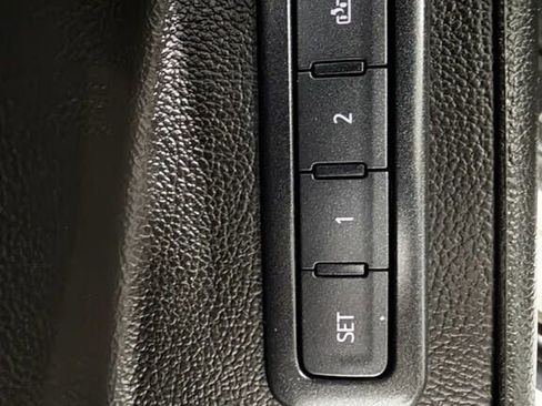 Used 2019 GMC Yukon XL Denali w/ Open Road Package image 36