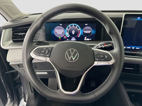 New 2026 Volkswagen Tiguan SE image 11