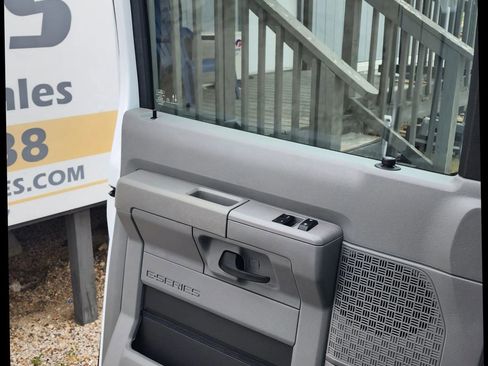 Used 2024 Ford E-350 and Econoline 350 Super Duty w/ Power Windows & Locks Group image 44