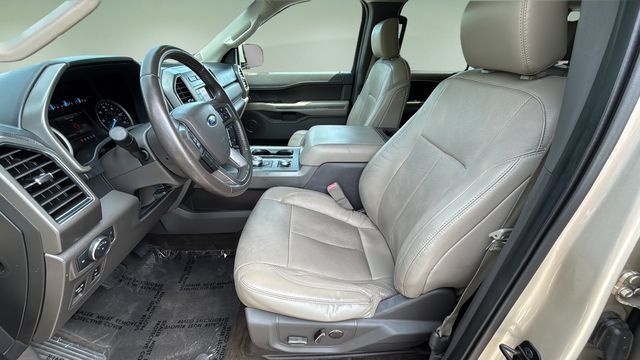 Used 2018 Ford Expedition Max XLT w/ Equipment Group 201A AWD/4WD image 18